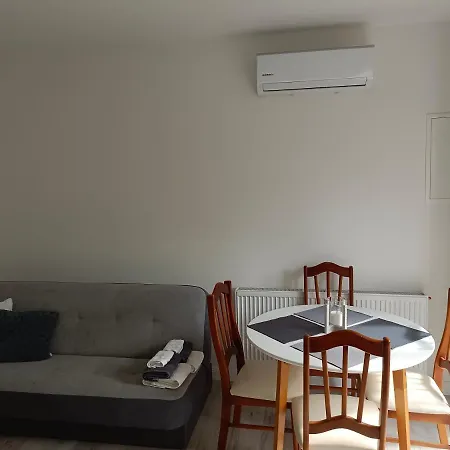 Just Apartment *
